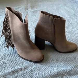 Fringe boots